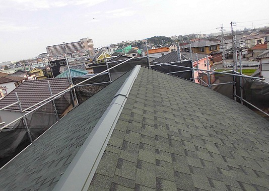 加古川市の施工完了した棟板金と整った屋根